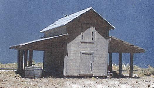 B.T.S. 17304 O Scale Tobacco Barn Craftsman Building Kit