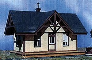 B.T.S. 17400 O Flagstop Small Depot Station at Slapout Craftsman Building Kit