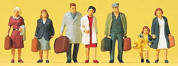 Preiser 10505 HO Walking Passengers Figures with Luggage (Set of 7)