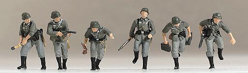 Preiser 16879 HO German Advancing Infantry Riflemen Figures (Set of 6)