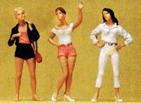 Preiser 45027 G Standing Teenagers Figures (Set of 3)