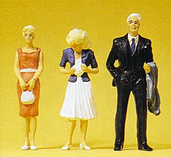 Preiser 45032 G Standing Passers-By Figures (Set of 3)