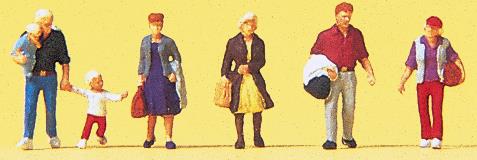 Preiser 79198 N Walking Passengers Figures (Set of 6)