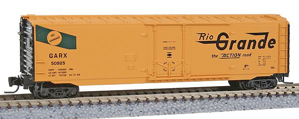 Micro Trains Line 489-50700452 Z Scale 50' Plug-Door Boxcar - Ready to Run