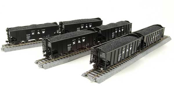 Broadway Limited 1773 HO Norfolk & Western Class H2a 3-Bay Hopper (6)