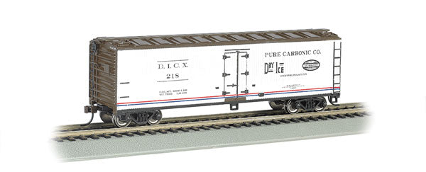 Bachmann 19805 HO Pure Carbonic Company 40' Wood-Side Refrigerated Box Car
