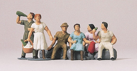 Merten 920 HO Scale Harvest Workers Figures (Set of 6)