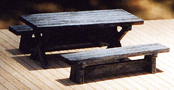 B.T.S. 23018 HO Logger (Picnic) Table Kit