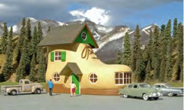 Bachmann 35209 HO Assembled Shoe House Roadside U.S.A. Building