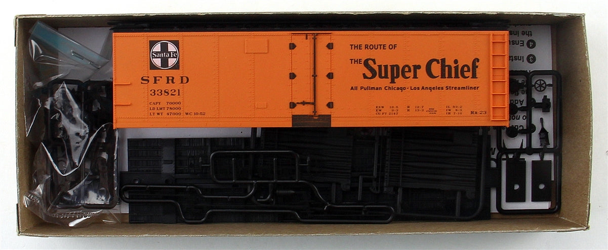 Accurail 80621 HO KIT Steel Reefer, SF/Super Chief