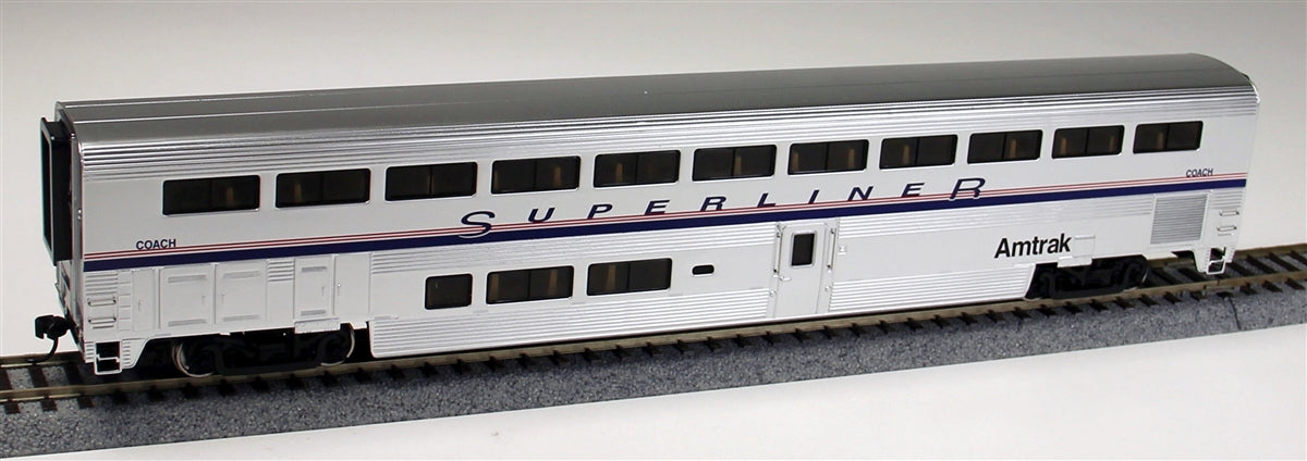 Walthers 920-12060 HO Amtrak 85' Bombardier Superliner II Coach Lighted Phase IV
