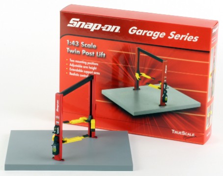 True Scale Miniatures 8001 1:43 Snap-On Garage Twin Post Vehicle Lift
