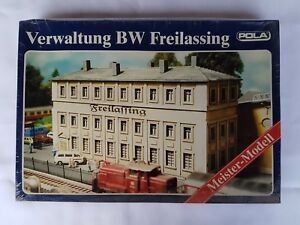 Pola 677B HO Administration Building Building Kit