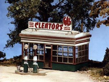 B.T.S. 27410 HO Cleator's Gas Station - Cabin Creek Series
