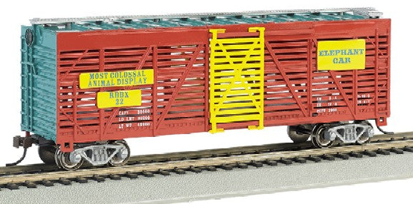 Bachmann 16607 HO Ringling Bros. and Barnum & Bailey 40' Stock Car (Elephant)