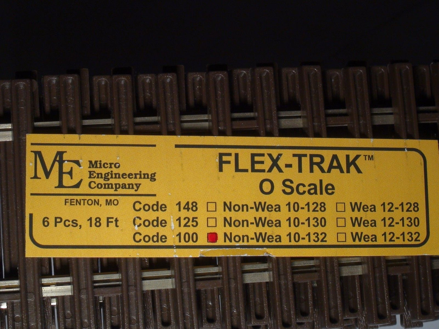 Micro Engineering 10-132 O Code 100 36" Non-Weathered Flex-Track (Pack of 6)