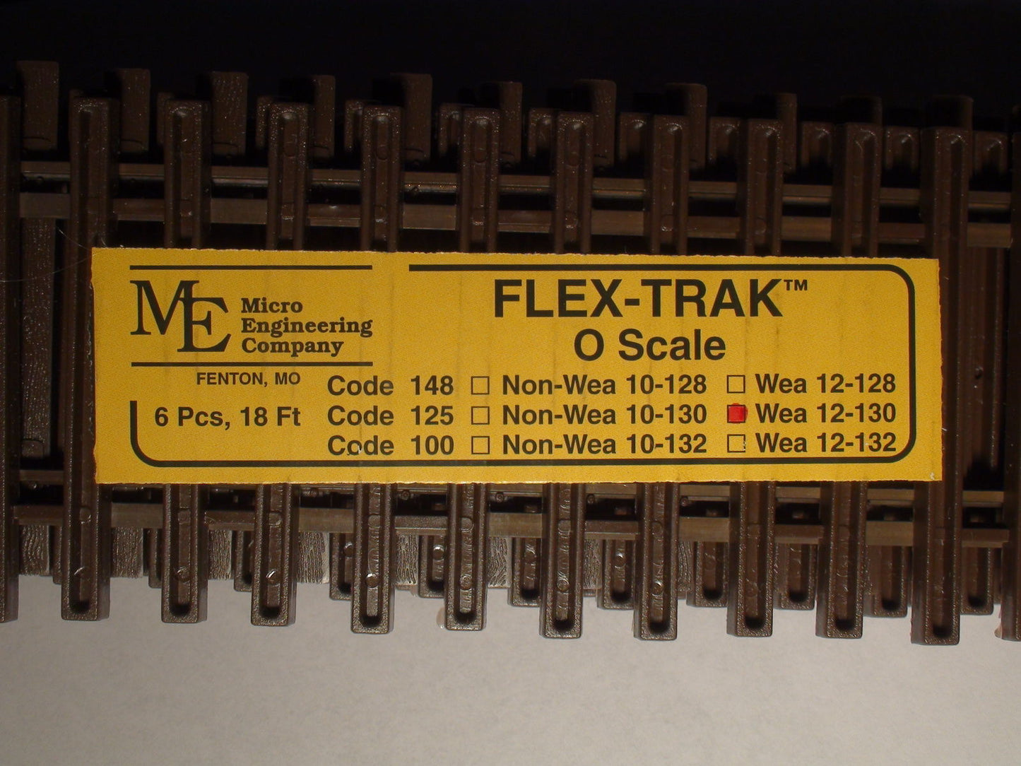 Micro Engineering 12-130 O Code 125 36" Weathered Flex-Track (Pack of 6)