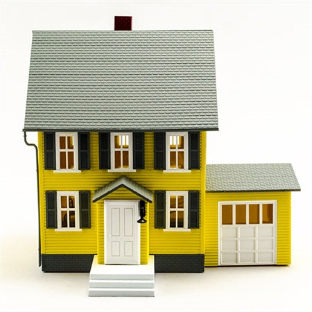 Model Power 6370 O Built-Up Lighted Benson's House Building with Figures