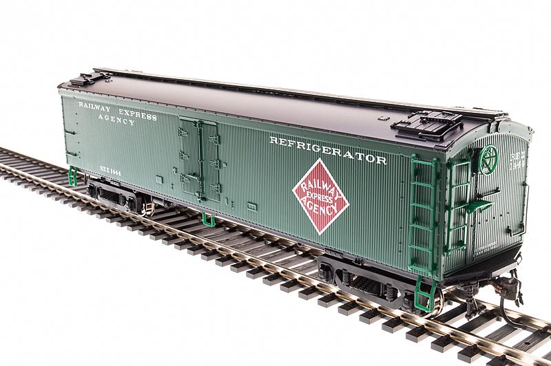 Broadway Limited 1840 HO Railway Express Agency 53'6" Wood Express Reefer #1444