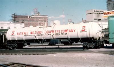 Broadway Limited 6102 HO Big Three Industries Cryogenic Tank Car (Pack of 2)