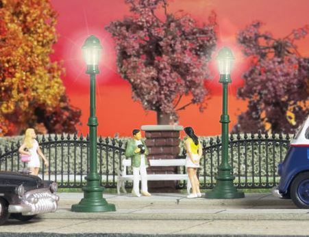 Walthers 949-4302 HO Small Street Lights (Pack of 2)