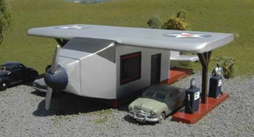 Bachmann 35201 HO Assembled Airplane Gas Station Roadside U.S.A. Building