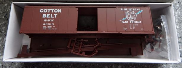 Proto 2000 21498 HO Cotton Belt "Blue Streak" 50' Single Door Boxcar #20010