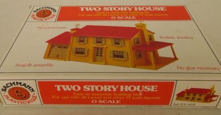 Bachmann 45936 O Plasticville Two Story House Classic Snap-fit Building Kit