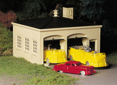 Bachmann 45610 O Plasticville Fire House with Vehicles Kit