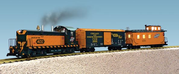 USA Trains 72302 Chicago & North Western NW-2 G Gauge Diesel Starter Train Set