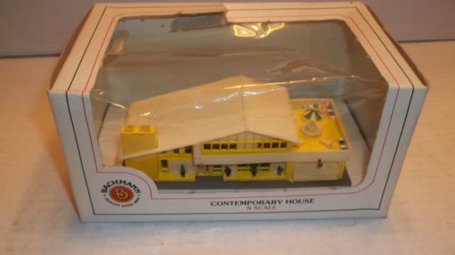 Bachmann 55-7409 N Assembled Railroad Buildings Contemporary House