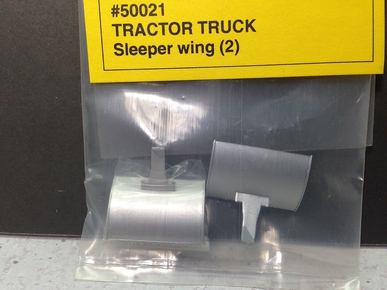 A-Line 50021 HO Spoiler Wing for American Truck Sleepers (Pack of 2)