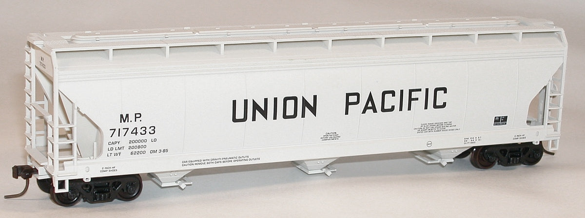 Accurail 2101 HO Scale UP/MoPAC ACF 3-Bay Covered Hopper - Road #: 717433