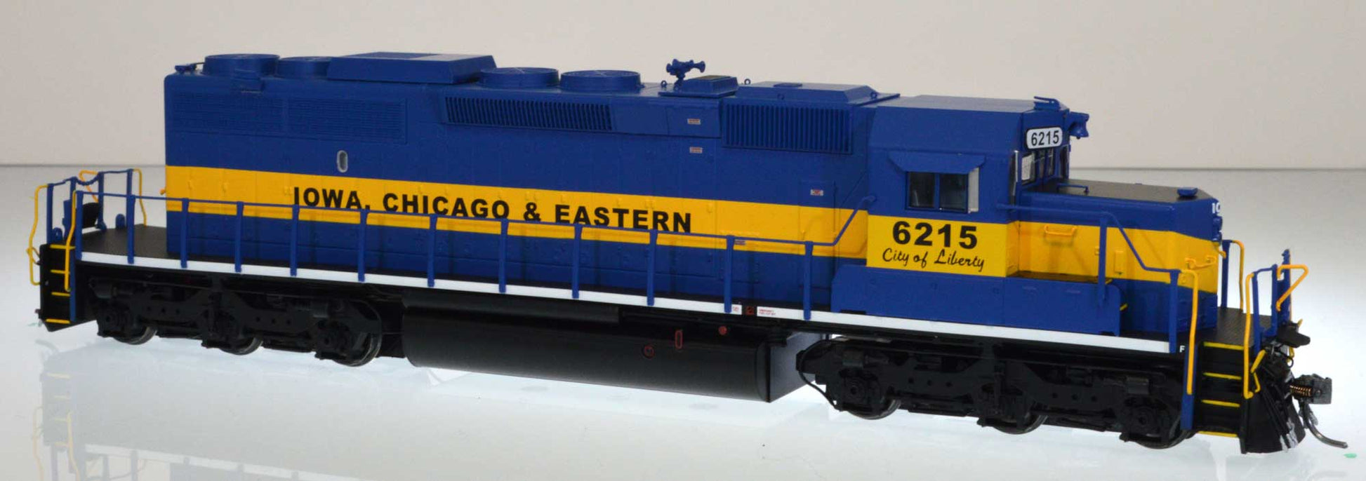 Bowser 24163 HO Iowa, Chicago & Eastern GMD SD40-2 Standard DC #6215