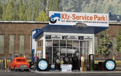 Busch 1062 Tire Service Center w/Tow Truck