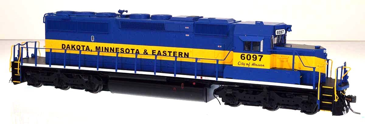 Bowser 24162 HO Dakota Minnesota and Eastern SD40-2 #6097