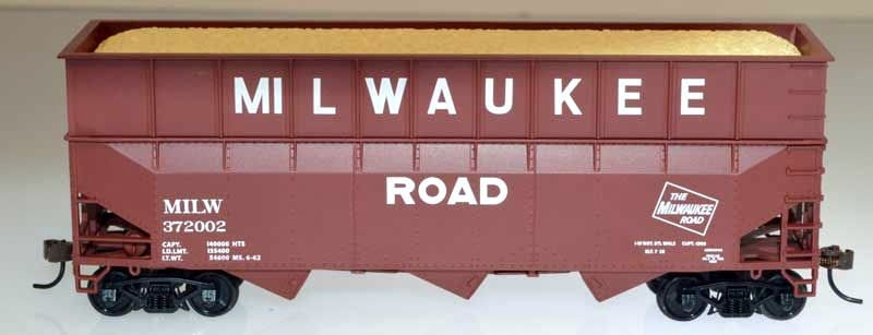 Bowser 57011 HO Milwaukee Road 70 Ton 40' Offset Side Wood Chip Hopper #372007