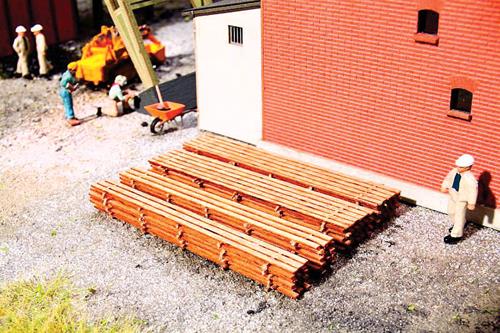 Walthers 949-4132 HO Stack of Boards Kit