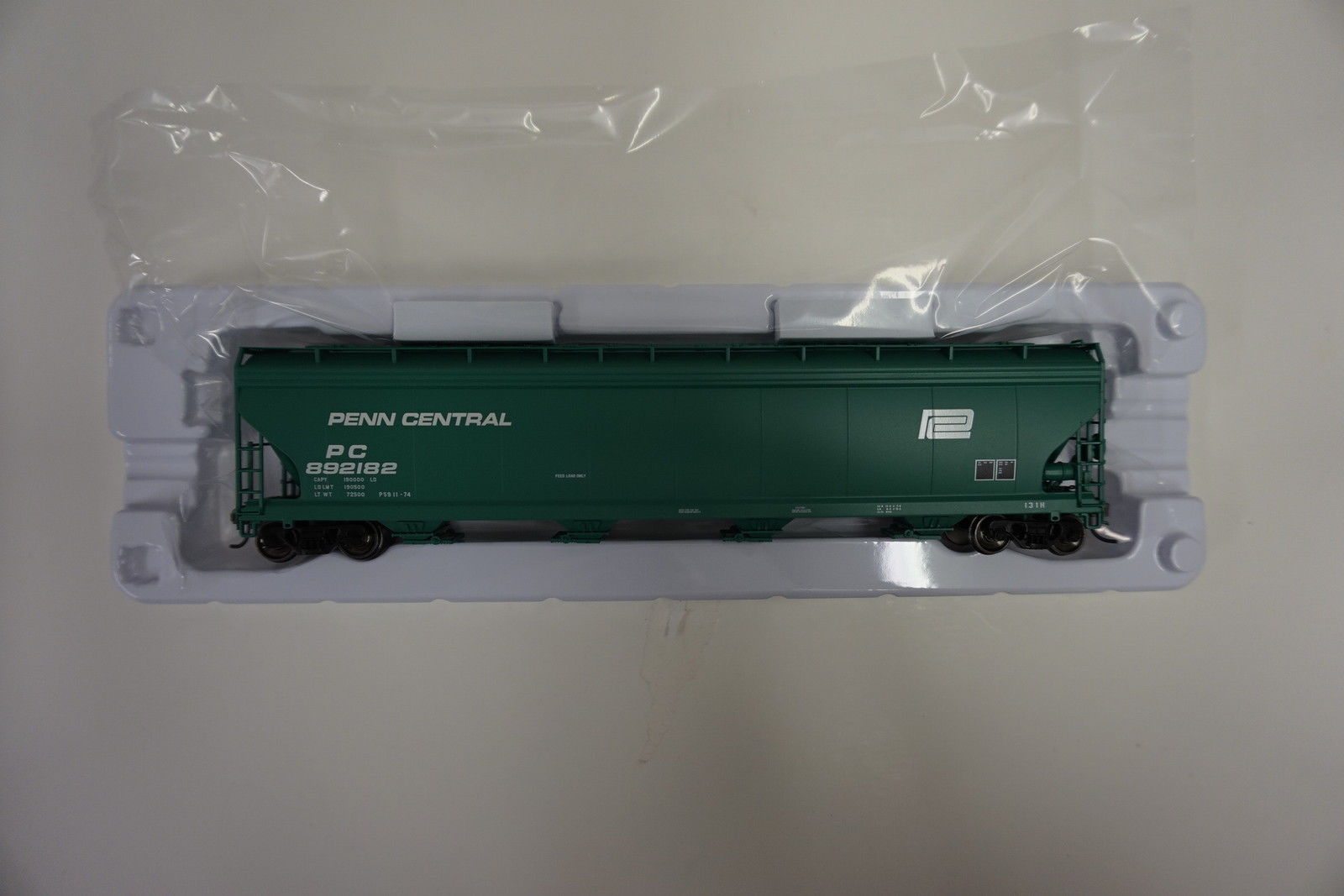 Atlas 20003569 HO Penn Central ACF 5701 4-Bay Grain Hopper #892182