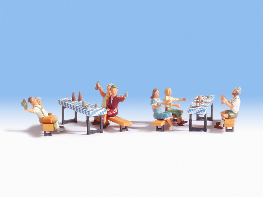 Noch 15832 HO Beer Garden w/Accessories Figures (Set of 6)