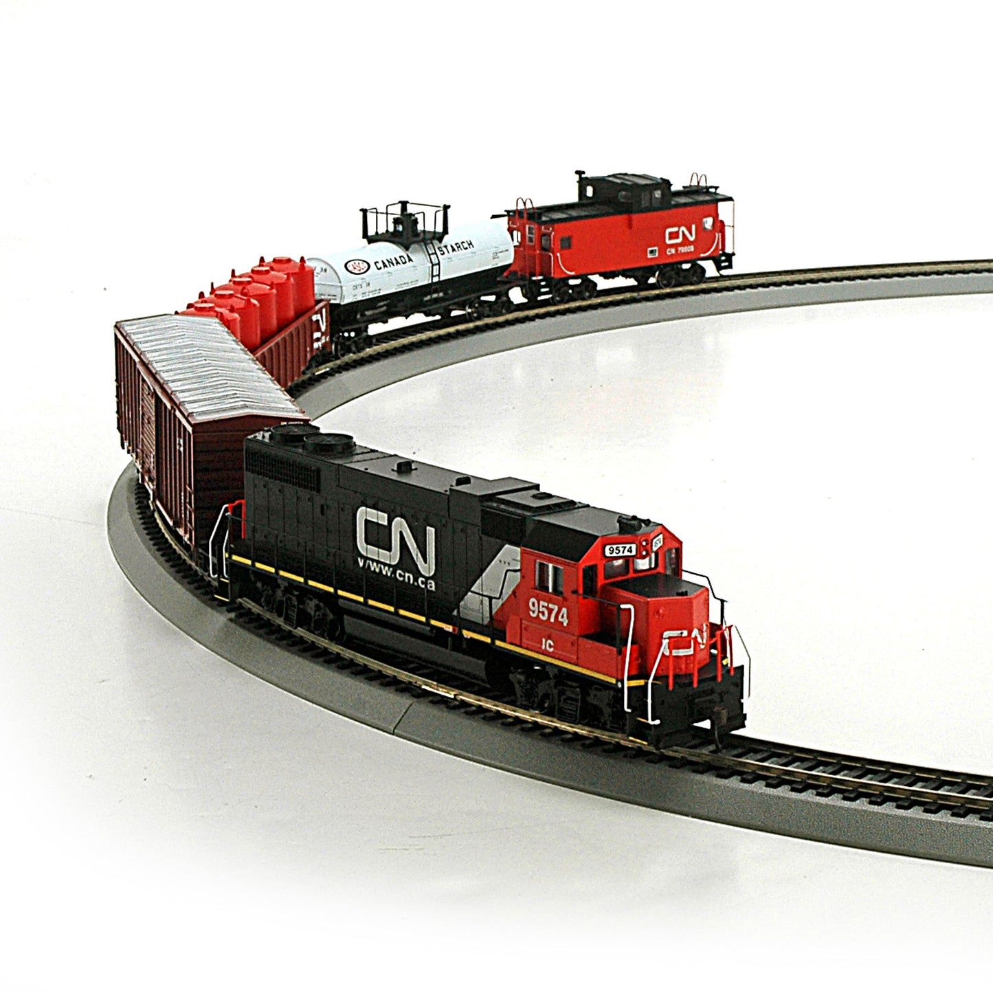Roundhouse 14262 Canadian Pacific GP38-2 Iron Horse HO Gauge Diesel Train Set