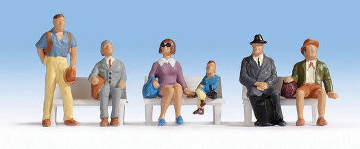 Walthers 949-6041 HO Waiting Passenger Figures (Set of 6)