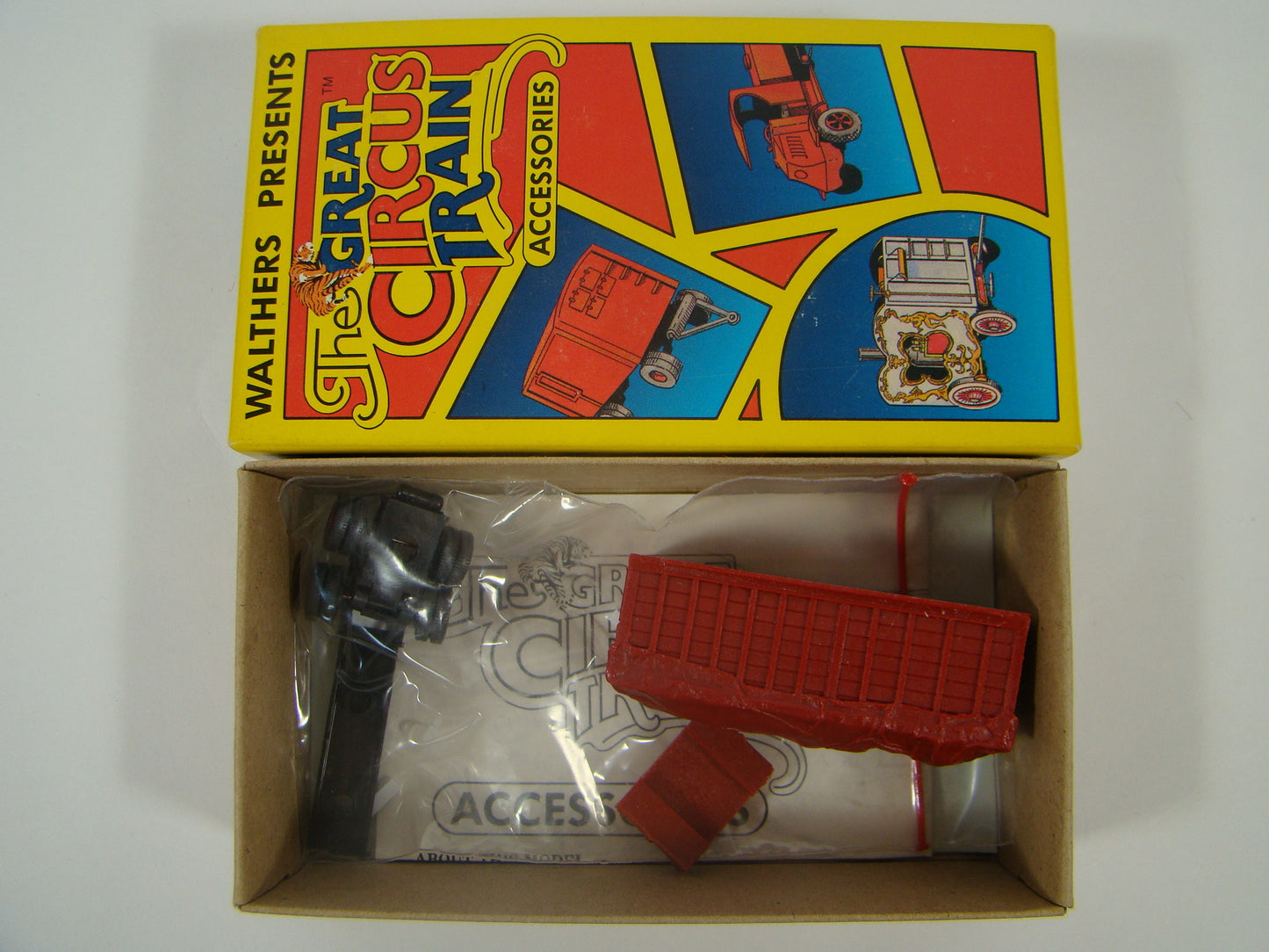 Walthers 933-1364 HO Great Circus Train Chair Wagon Kit