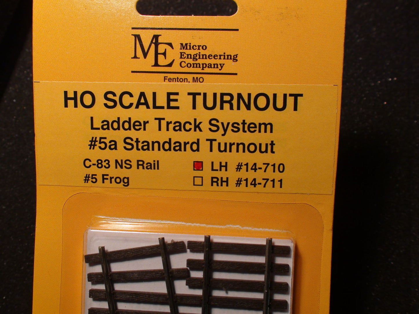 Micro Engineering 14-710 HO Code 83 #5a Left Hand Turnout Ladder Track System