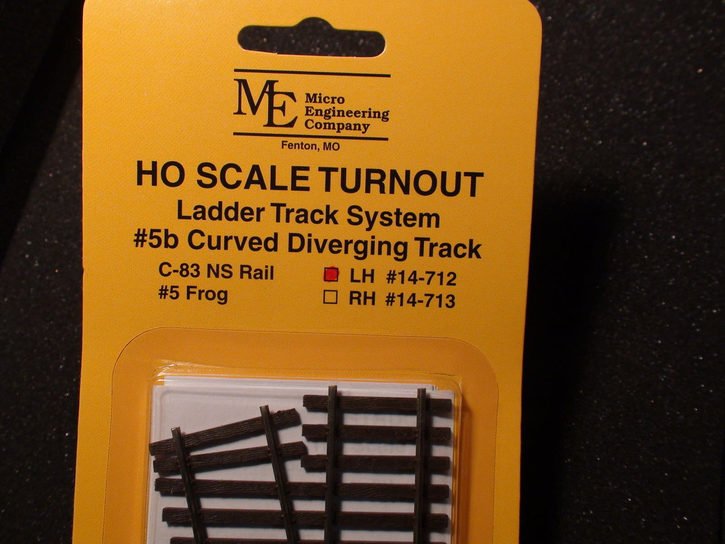 Micro Engineering 14-712 HO Code 83 #5b Lead Ladder Left Hand Switch Turnout