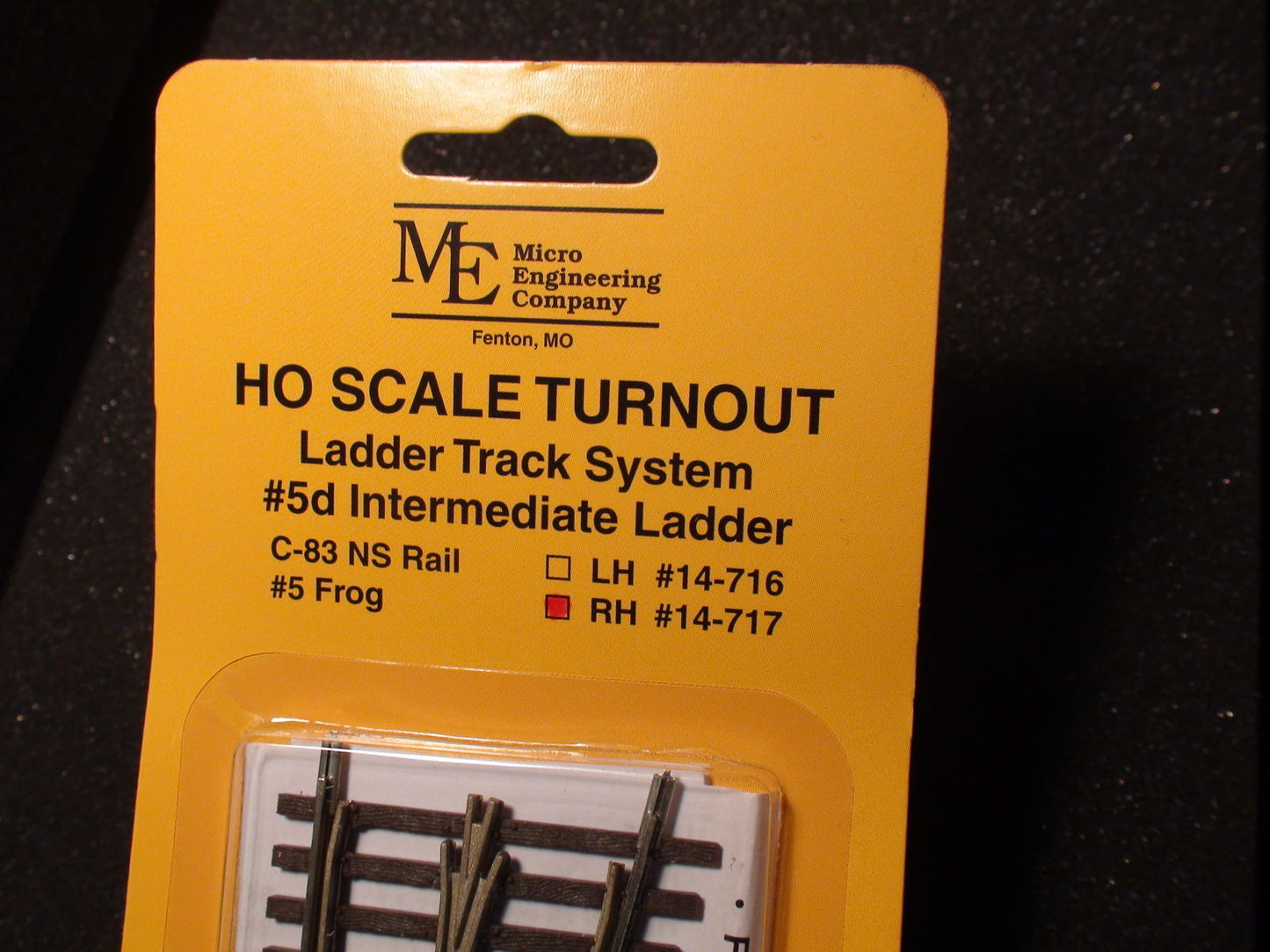 Micro Engineering 14-717 HO Code 83 #5d Intermediate Right Hand Switch Turnout