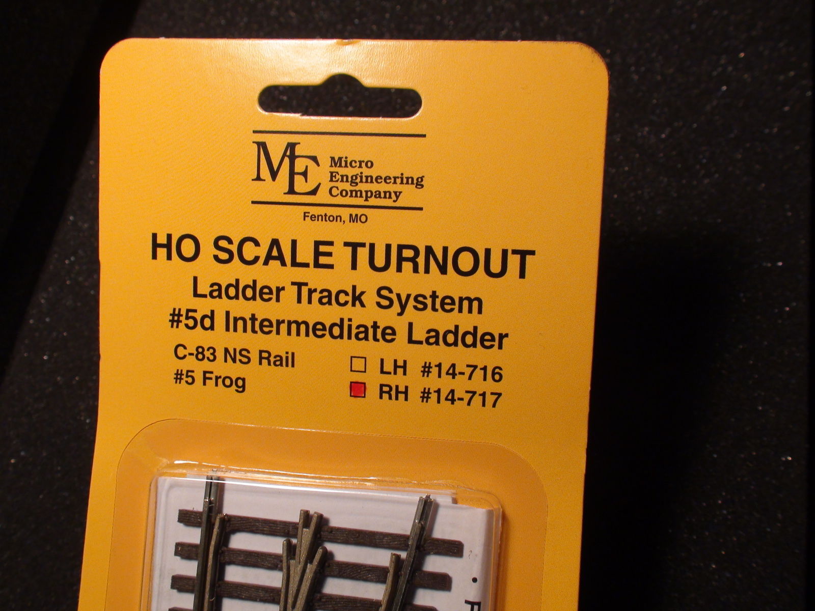 Micro Engineering 14-717 HO Code 83 #5d Intermediate Right Hand Switch Turnout