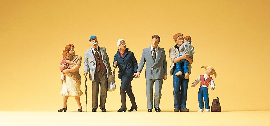 Preiser 10415 HO Passers-by & Children Figures (Set of 6)