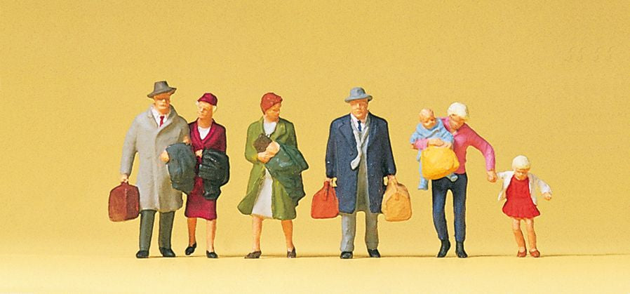 Preiser 10511 HO Walking Passengers Figures (Set of 7)