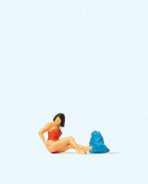 Preiser 28127 HO Woman Applying Sun Cream Lotion Figure